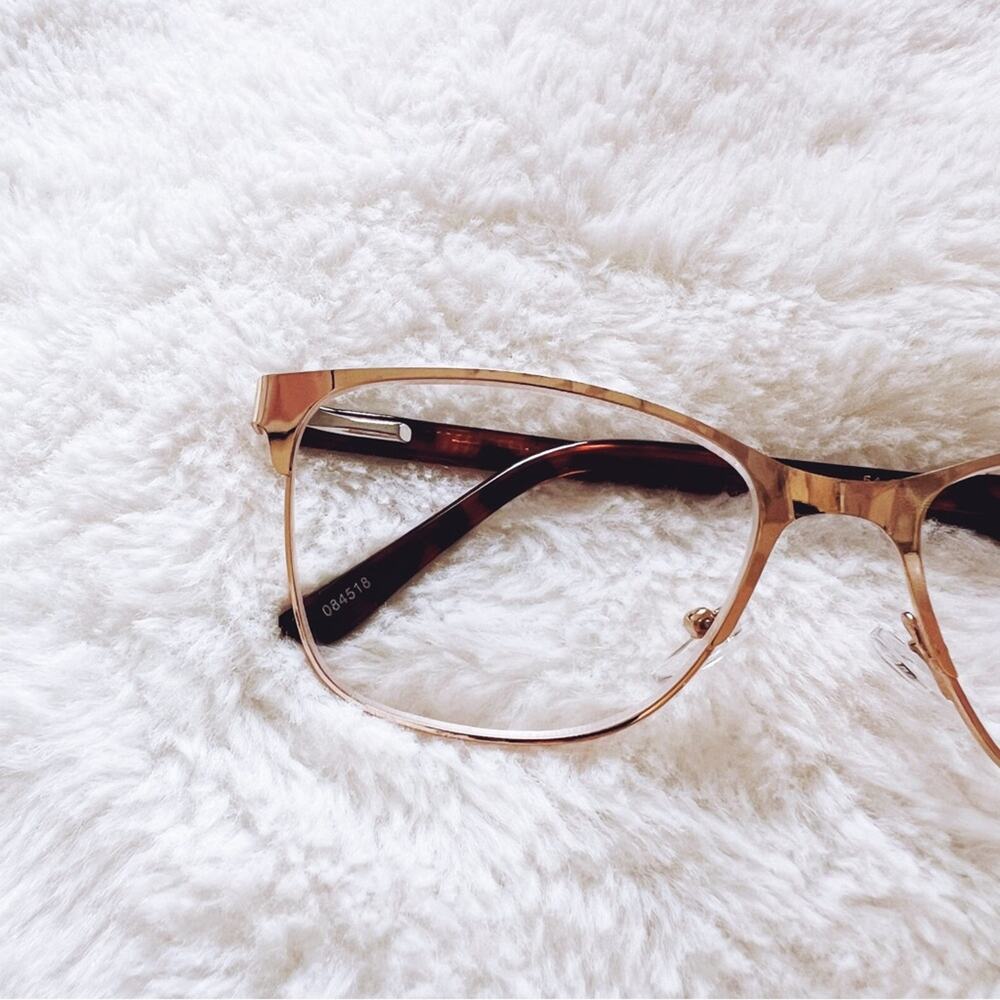 Elliott Metallic Pink Classic Sleek Reader Glasses - Picture 2 of 10
